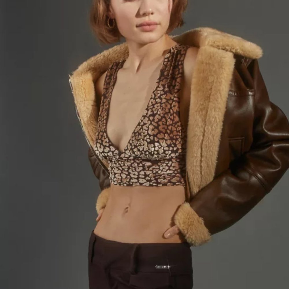 Cheetah NWOT Sedona Plunge Velvet‎ Top